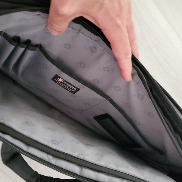 SwissGear laptop bag - Picture 4 of 4